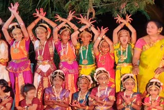 Dance show by Nandanam music class