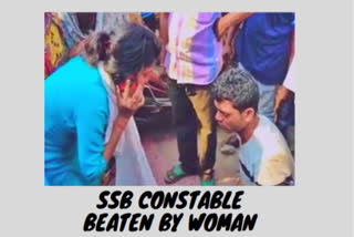 SSB constable constable thrashed by woman woman thrashed constable with shoes Kalpana Square incident അപമര്യാദയായി പെരുമാറിയ കോൺസ്റ്റബിളിന് സ്ത്രീയുടെ മർദനം അപമര്യാദയായി പെരുമാറിയ കോൺസ്റ്റബിൾ എസ്എസ്ബി കോൺസ്റ്റബിളിന് സ്ത്രീയുടെ മർദനം ഒഡിഷ