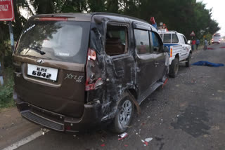 Car collision in Tenkasi  Three killed including two Malayalees  റിക്കവറി വാഹനം  കാര്‍ അപകടം  തെങ്കാശിയില്‍ വാഹനാപകടം