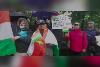 Protest outside Pak High Commission in London.