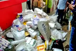 city-corporation-officers-200-kg-of-plastic-seized