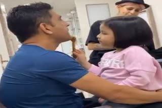 ms-dhoni-s-daughter-ziva-turns-makeup-artist