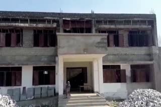 cheap goods are being used school building by the PIU department in Raisen