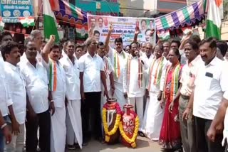 mp Jayakumar protest against petrol gas price hike