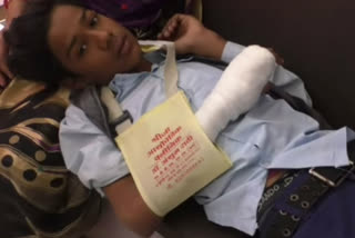 student-injured-due-to-fall-of-government-school-wall-in-harda