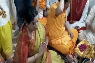 Union minister Debashree Chaudhary reached Maa Baglamukhi temple