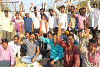 Workers on indefinite strike in chandankiyari