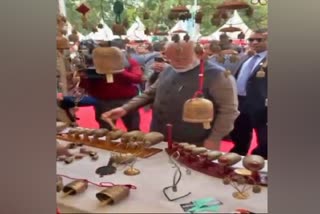 PM Modi makes surprise visit to 'Hunar Haat' at Rajpath