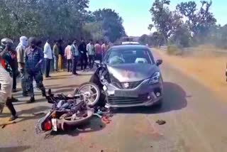 Clash between car and bike in keshkal of kondagaon