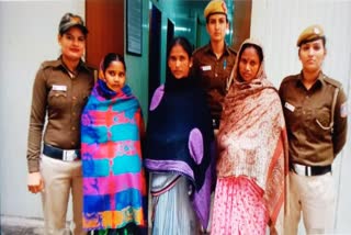 metro lady thief gang arrested from anand parbat delhi