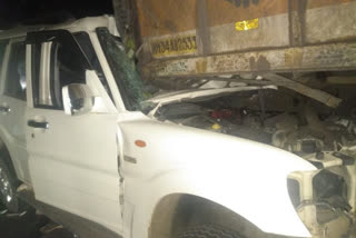 6 dead, 7 injured in car-truck collision in Chandrapur