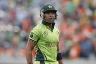 pak-cricketer-kamran-akmal-suspended-in-all-cricket