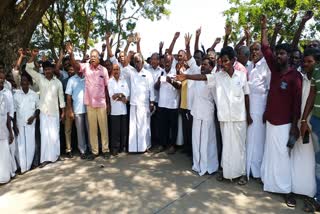 nagai farmers suffers in paddy procurement of tncsc workers protest