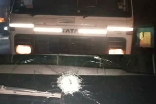 Criminals firing on transport highway in dhanbad