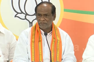 Bjp State President Laxman Fire on Kcr Family