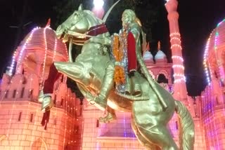 chief-minister-kamal-nath-garlanded-the-statue-of-chhatrapati-shivaji