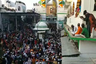 flag ceremony in Ajmer, उर्स की अनौपचारिक शुरुआत