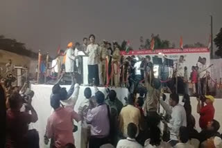 Girl has shouted 'Pakistan Jindabad' three times at protest against CAA and NRC  പാക് അനുകൂല മുദ്രാവാക്യവുമായി യുവതി  ഒവൈസി പങ്കെടുത്ത സിഎഎ പ്രതിഷേധം  ബെംഗലുരുവിൽ പാക് അനുകൂല മുദ്രാവാക്യം  ഒവൈസി ബെംലരുവിൽ  Girl has shouted 'Pakistan Jindabad at bengaluaru  protest against CAA and NRC  owaisi at bengluru