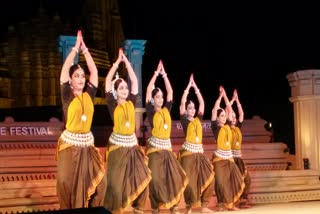 Odissi dance tied the crowd