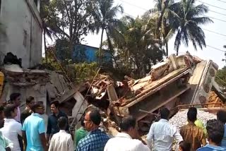 Two-storey house collapsed near Birgaon Veenu Petrol Pump, no casualties