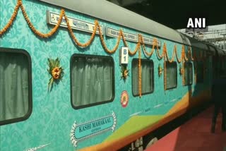 Kashi Mahakal Express flagged off from Indore  Kashi Mahakal Express  കാശി മഹാകാല്‍ എക്‌സ്പ്രസ്  ഇന്ത്യന്‍ റെയില്‍വേ