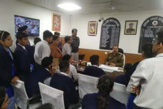 Delhi Police told children about their work in Vikas Nagar Police Station