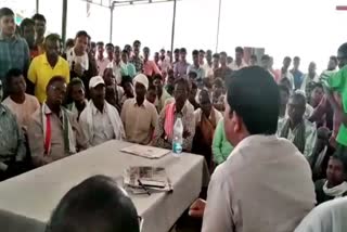 The MLA's bungalow reached the farmers opposing the government