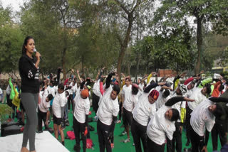 Yoga class of police-public in dwarka