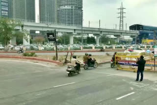 Road opened suddenly due to protests in Shaheen Bagh