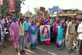 Villagers protest against the demand to hang accused in baloda bazar