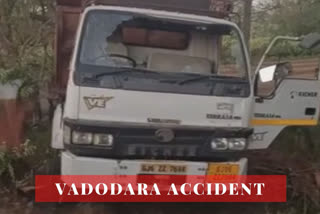 Two trucks collide in Vadodara