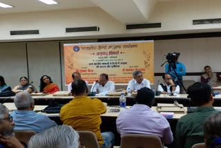 discussions on the need and challenges of translation in Hindi