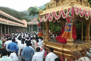 thiruvannamalai jayalalithaa birthday ocassion ahead minister pulled golden chariot