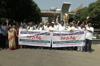 vijayawada senior citizens supports amaravathi protest