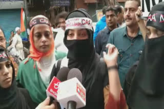 women protesting against caa in lal kuan raised questions on police behavior