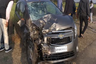 high-speed-car-and-overload-auto-collided-in-sagar