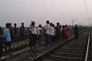 Youth death cutting into train in khordha