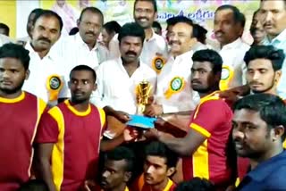 health minister eetela rejendar attend to kabaddi ending cermony in paruvella