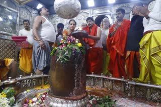 Anand Kumar Sharma worshiped Baba Mahakal in ujjain