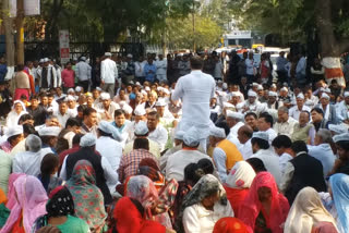 kisan protest at noida continues ceo talk end with no result