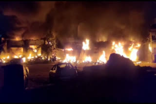 Fire in Gokalpur's tire market