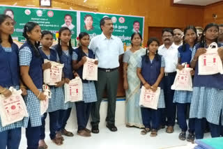 பெண் குழந்தைகள் பாதுகாப்பு நாள்  திருவாரூர் ஆட்சியர் ஆனந்த்  girl child safety day celebration  thiruvarur girl child safety day celebration