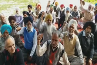 people-protest-against-decision-to-change-rupnagar-bus-station