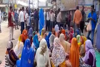 safai-workers-on-strike-in-hoshangabad