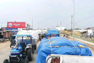 Farmers' performance continues on sixth day, National Highway jam