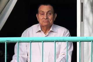 hosni mubarak passes away