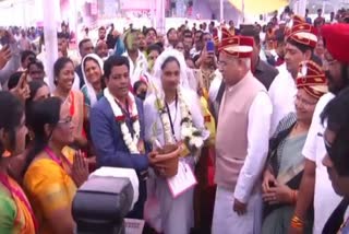 Chief minister blesses couples