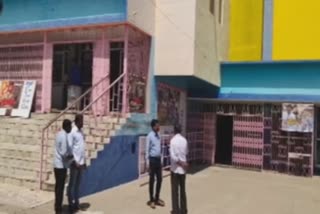 govt officials inspection in vellore theatre  வேலூர் மாவட்டத் திரையரங்குகளில் அரசு அதிகாரிகள் திடீர் ஆய்வு  திரையரங்குகளில் அரசு அதிகாரிகள் ஆய்வு  வேலூர் மாவட்டச் செய்திகள்