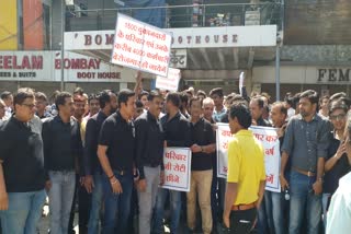 Traders came out against the metro project