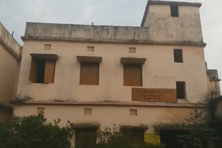 100seated sc st hostel unused at narayanprsad